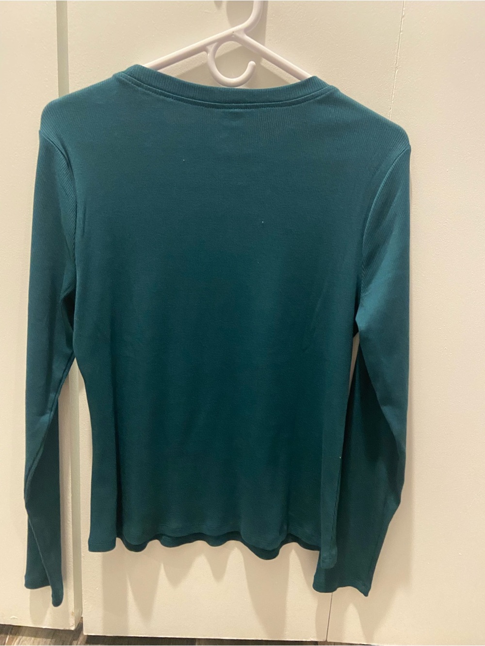 Dip Long-Sleeve Crewneck Top - NWT - Picture 3 of 3